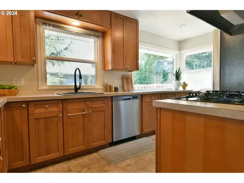 4242 Ne Mason Street Portland OR 97218