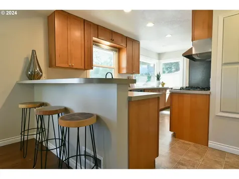 4242 Ne Mason Street Portland OR 97218