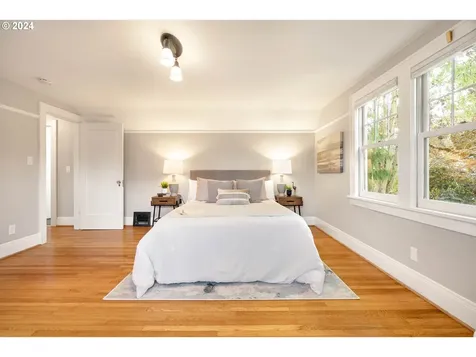806 Ne Knott Street Portland OR 97212