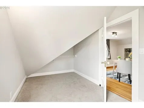 806 Ne Knott Street Portland OR 97212