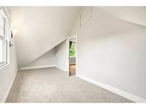 806 Ne Knott Street Portland OR 97212