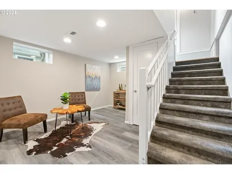 806 Ne Knott Street Portland OR 97212