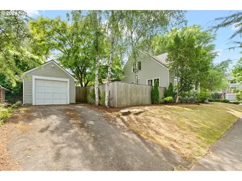 806 Ne Knott Street Portland OR 97212