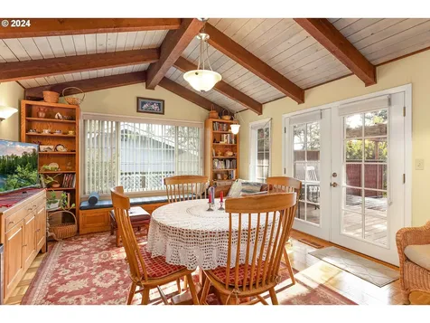 1953 NW Lamont Avenue Roseburg OR 97471