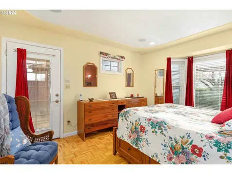 1953 NW Lamont Avenue Roseburg OR 97471