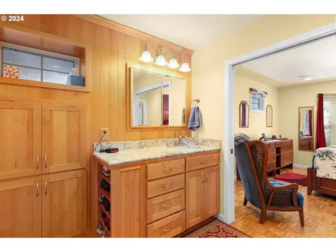 1953 NW Lamont Avenue Roseburg OR 97471