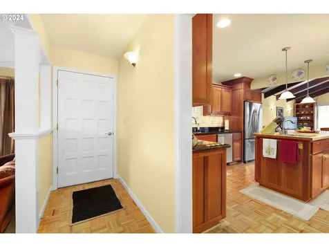1953 NW Lamont Avenue Roseburg OR 97471