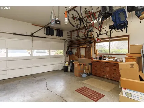 1953 NW Lamont Avenue Roseburg OR 97471