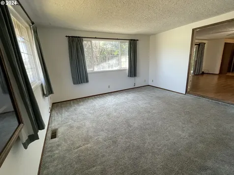 3398 Four Seasons Court Ne Salem OR 97305