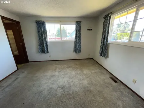 3398 Four Seasons Court Ne Salem OR 97305