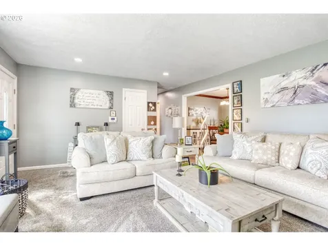 280 Ipswich Street Gladstone OR 97027