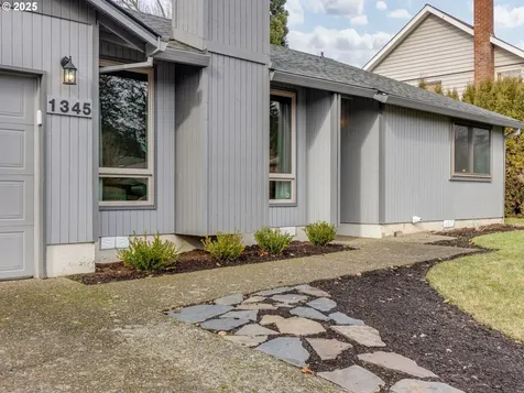 1345 SW Fleishauer Lane Mcminnville OR 97128