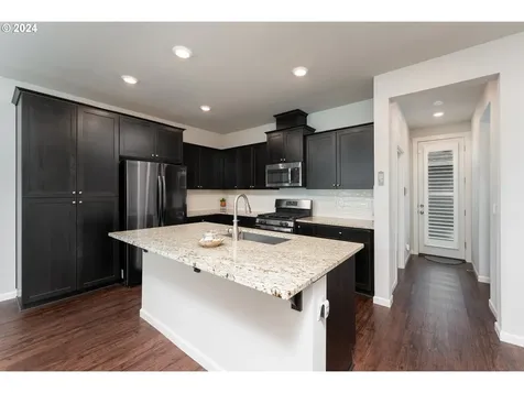 6974 SE Blanton Street Hillsboro OR 97123