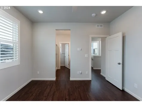 6974 SE Blanton Street Hillsboro OR 97123