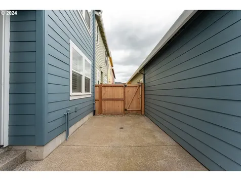 6974 SE Blanton Street Hillsboro OR 97123