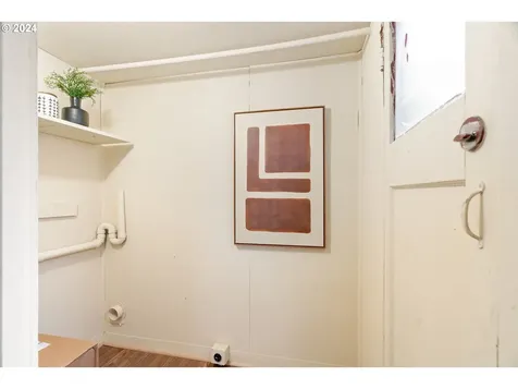 1607 SE Salmon Street Portland OR 97214