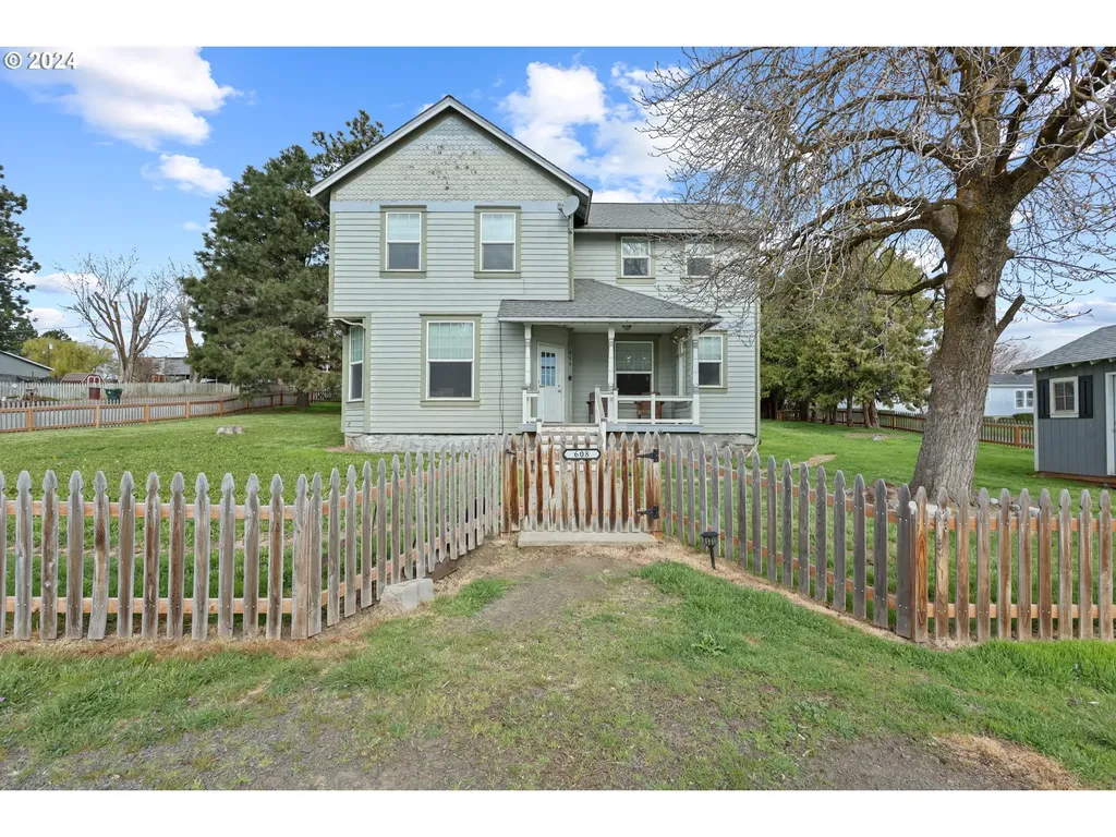 608 Mccoy Street Moro OR 97039