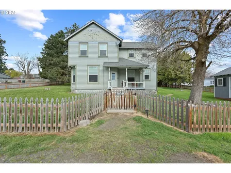 608 Mccoy Street Moro OR 97039