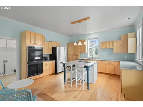 608 Mccoy Street Moro OR 97039