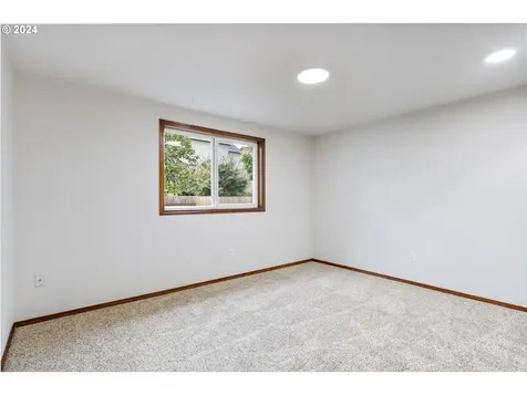 9921 SE Yukon Street Portland OR 97266