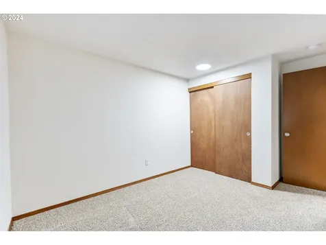 9921 SE Yukon Street Portland OR 97266