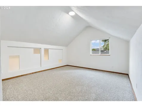 9921 SE Yukon Street Portland OR 97266