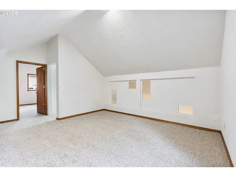 9921 SE Yukon Street Portland OR 97266