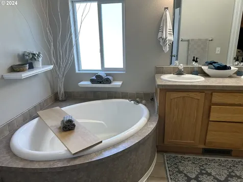 3449 Cathern Road Hood River OR 97031