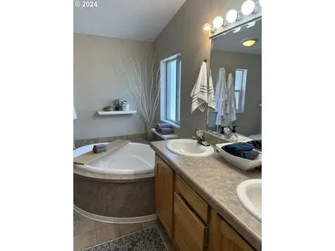 3449 Cathern Road Hood River OR 97031