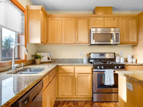 324 SW Kalmia Avenue Warrenton OR 97146