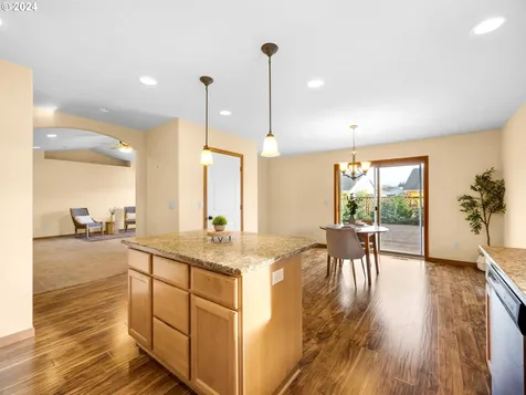 324 SW Kalmia Avenue Warrenton OR 97146
