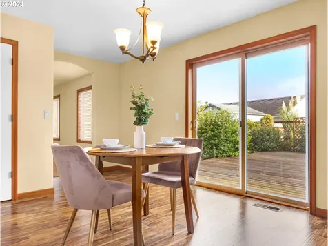324 SW Kalmia Avenue Warrenton OR 97146