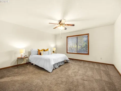 324 SW Kalmia Avenue Warrenton OR 97146