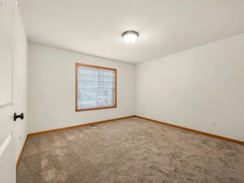324 SW Kalmia Avenue Warrenton OR 97146