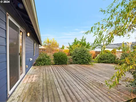 324 SW Kalmia Avenue Warrenton OR 97146