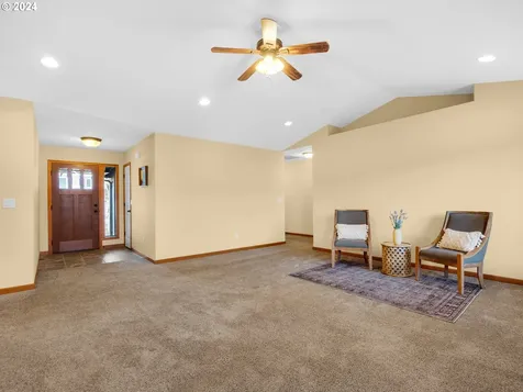 324 SW Kalmia Avenue Warrenton OR 97146