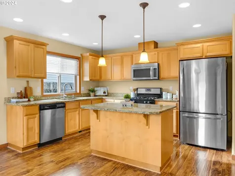 324 SW Kalmia Avenue Warrenton OR 97146