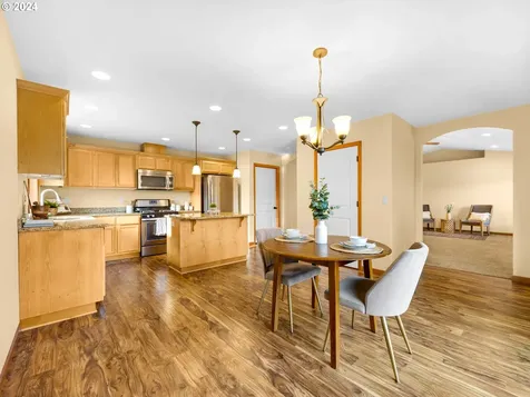 324 SW Kalmia Avenue Warrenton OR 97146