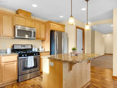 324 SW Kalmia Avenue Warrenton OR 97146