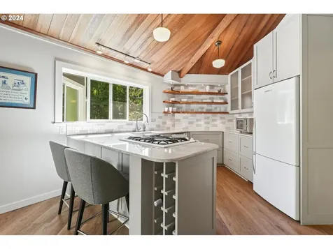 18846 NW Sauvie Island Road Portland OR 97231