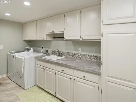12174 S Tryon Hill Road Portland OR 97219