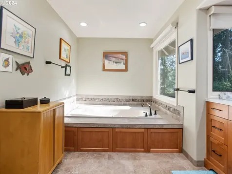 12174 S Tryon Hill Road Portland OR 97219