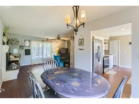 9025 Sw Apache Drive Tualatin OR 97062