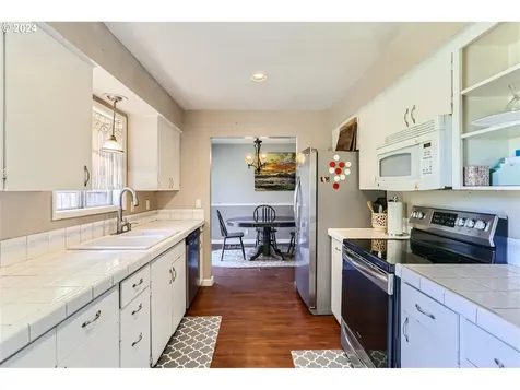9025 Sw Apache Drive Tualatin OR 97062