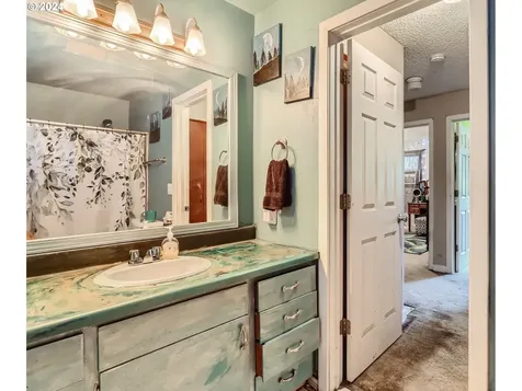 9025 Sw Apache Drive Tualatin OR 97062