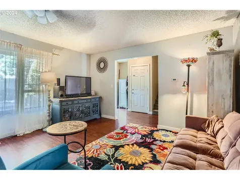 9025 Sw Apache Drive Tualatin OR 97062