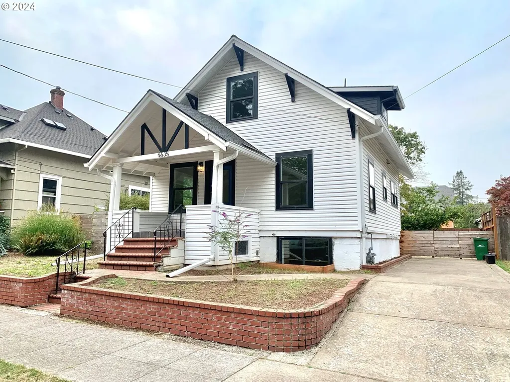 5635 NE 19th Avenue Portland OR 97211