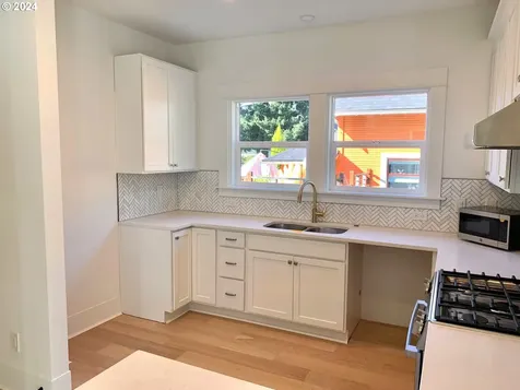 5635 NE 19th Avenue Portland OR 97211