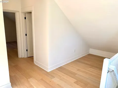 5635 NE 19th Avenue Portland OR 97211