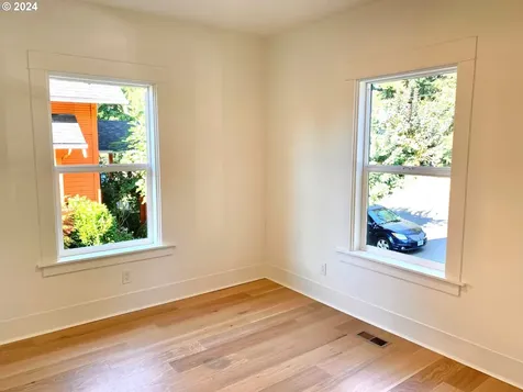 5635 NE 19th Avenue Portland OR 97211